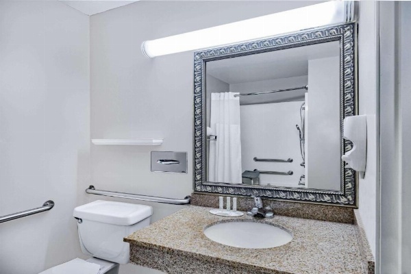 Baymont by Wyndham Gurnee image 29